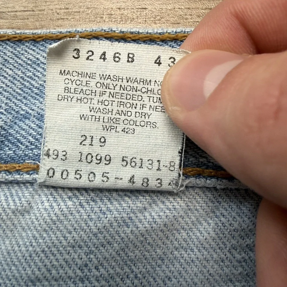 Vintage Levis 505 Jeans Men 32x30 Blue Regular Fit Light Wash Denim 90s (Hemmed)